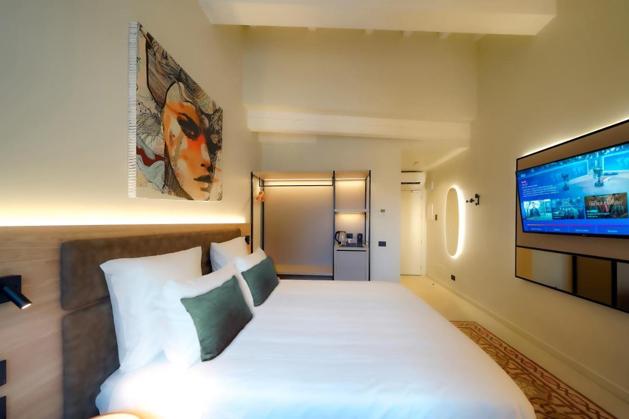 Bergamo Inn 21 Exteriör bild Deluxe Room