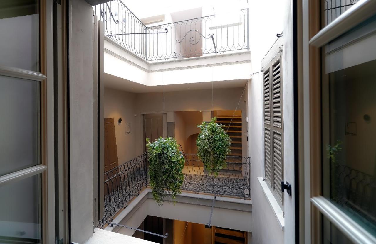 Bergamo Inn 21 Exteriör bild Interior of the building