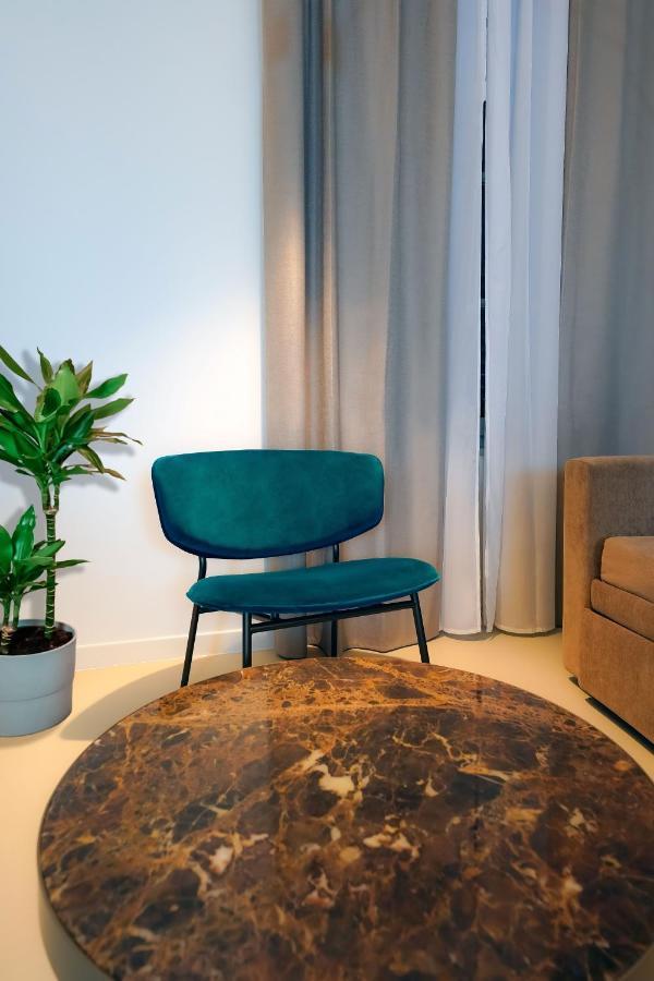 Bergamo Inn 21 Exteriör bild A chair